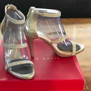 Kelly & Katie  COURTNEE gold 4inc heels